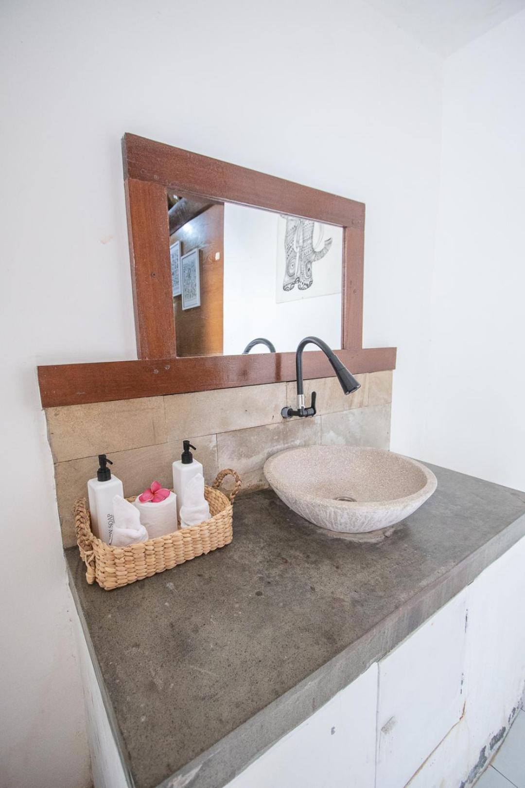 Color Cottage Gili Islands Room photo