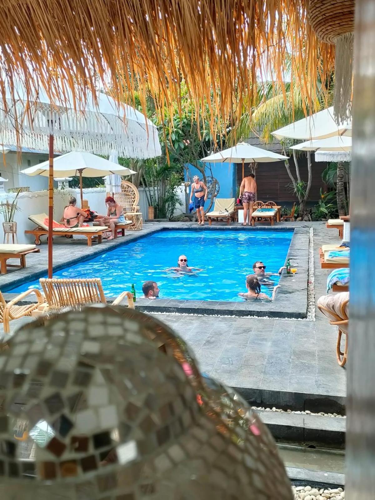 Color Cottage Gili Islands Exterior photo